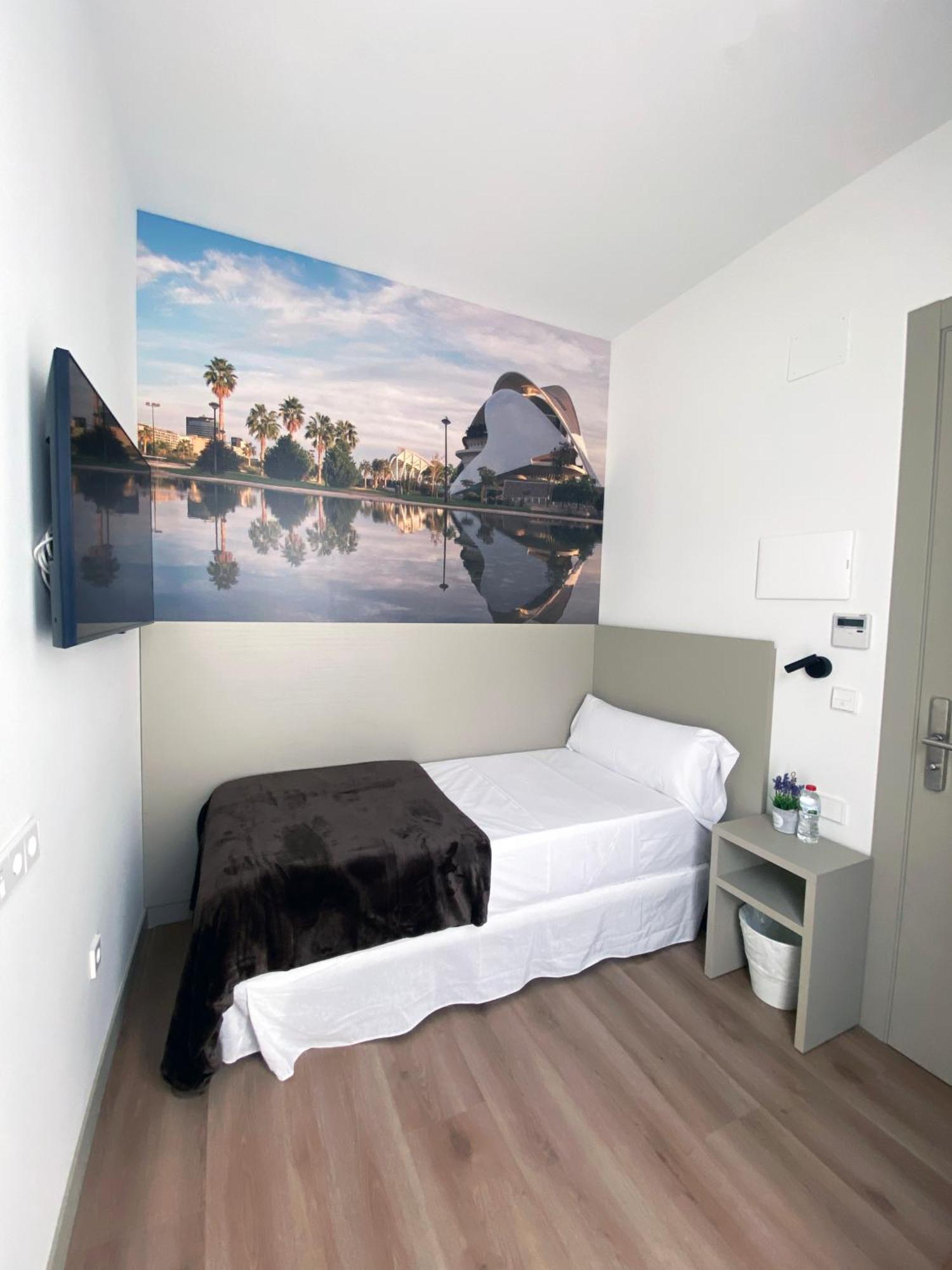 Hotel Bestprice Валенсия Екстериор снимка