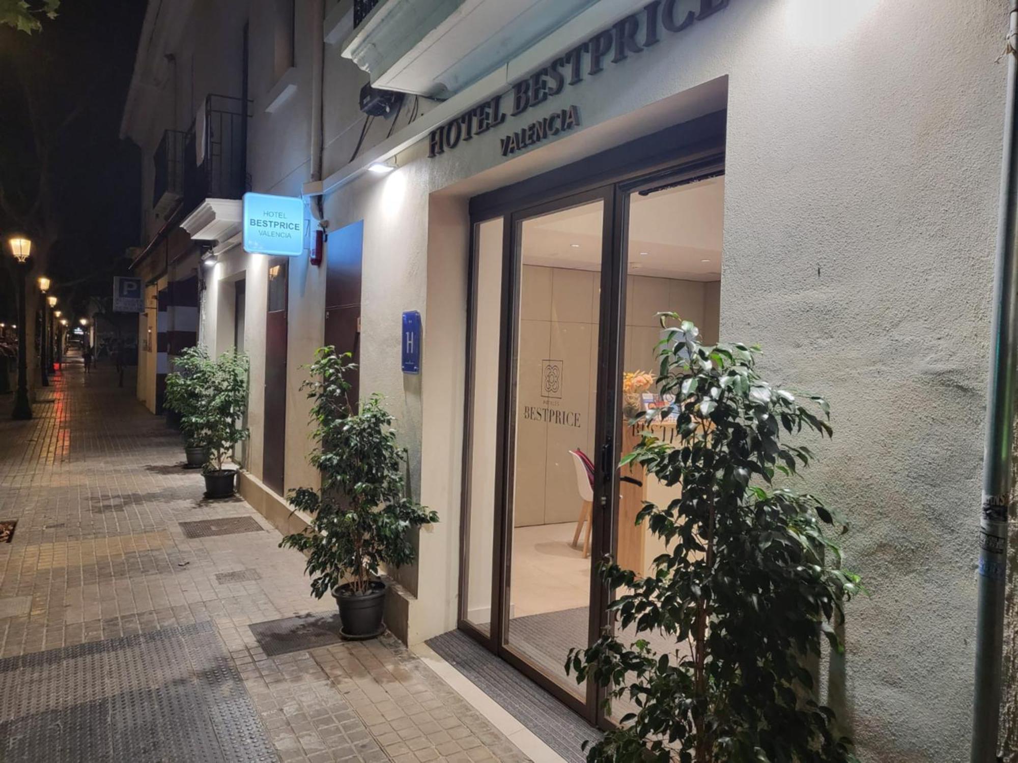 Hotel Bestprice Валенсия Екстериор снимка